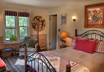 Cozy, lodge-style rooms