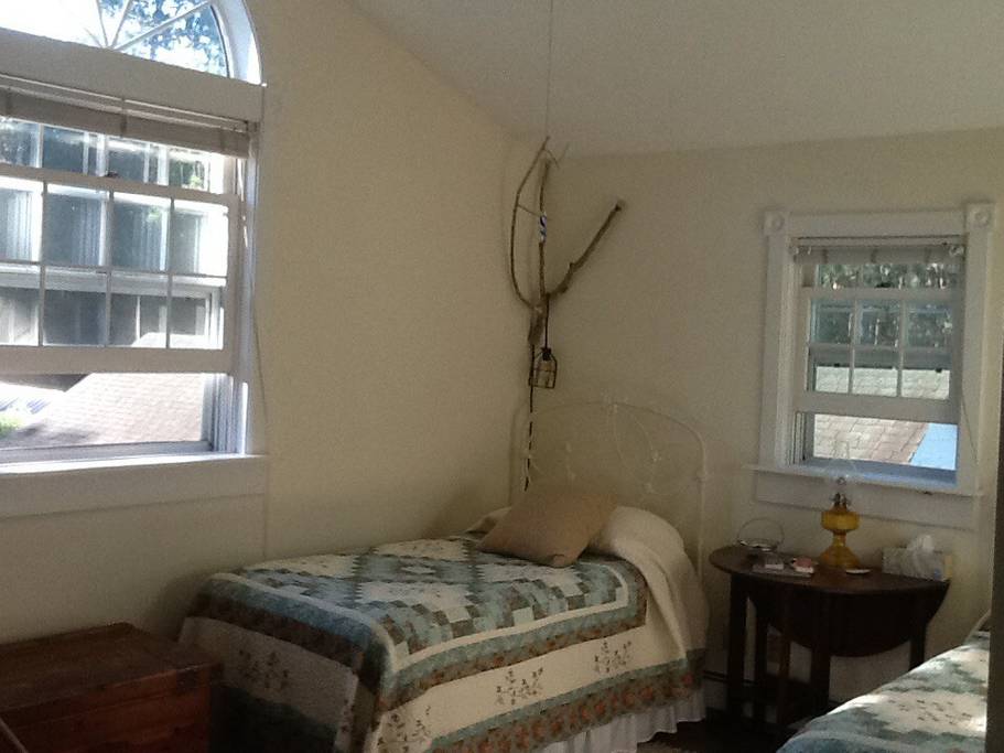 Cozy, lodge-style rooms